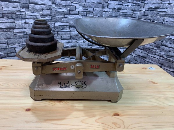 C.W. Brecknell Vintage Brass Shop Kitchen Scales with Weights - Nottinghamshire 1