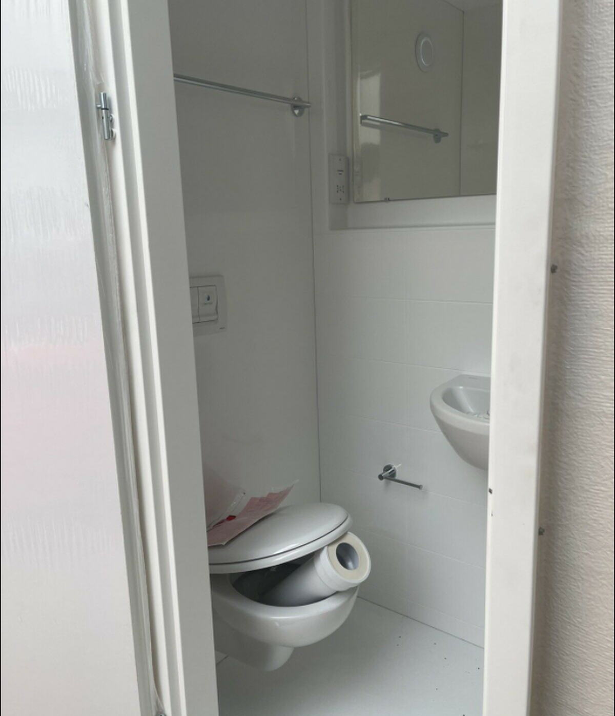 Secondhand Toilet Units Shower Units Baudet Kora Bathroom Pod