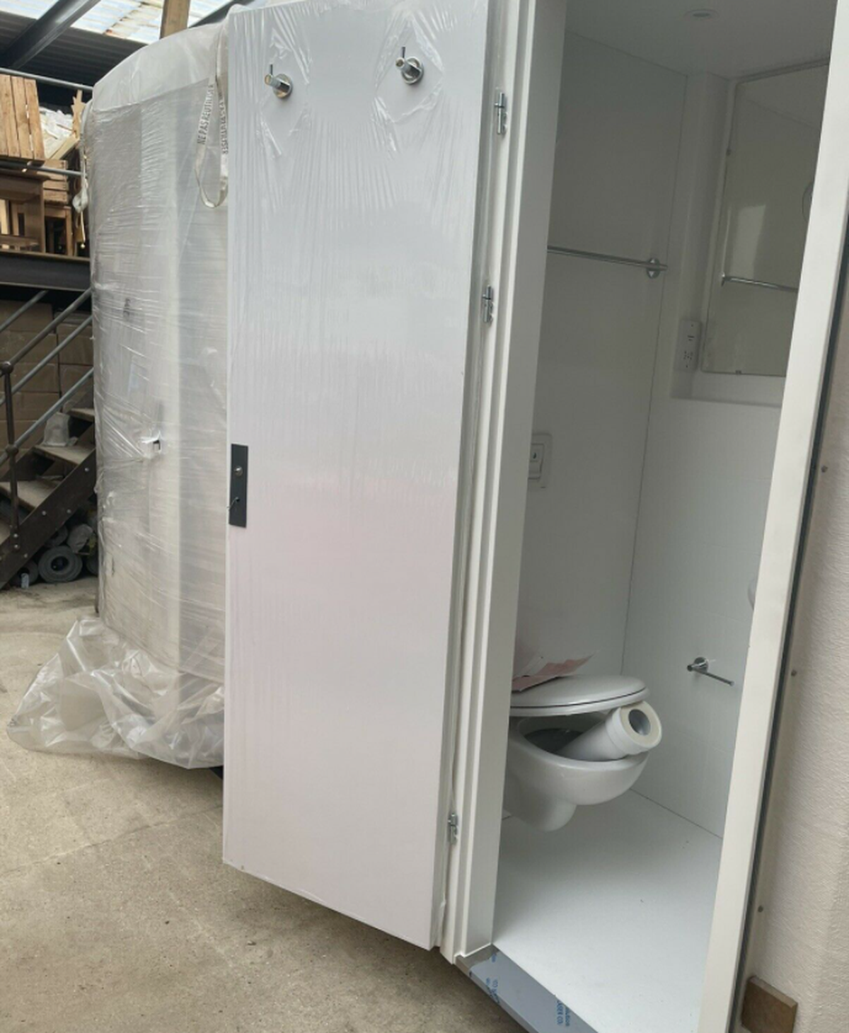 Secondhand Toilet Units Shower Units Baudet Kora Bathroom Pod