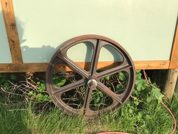 Shepherds hut cast iron wheels