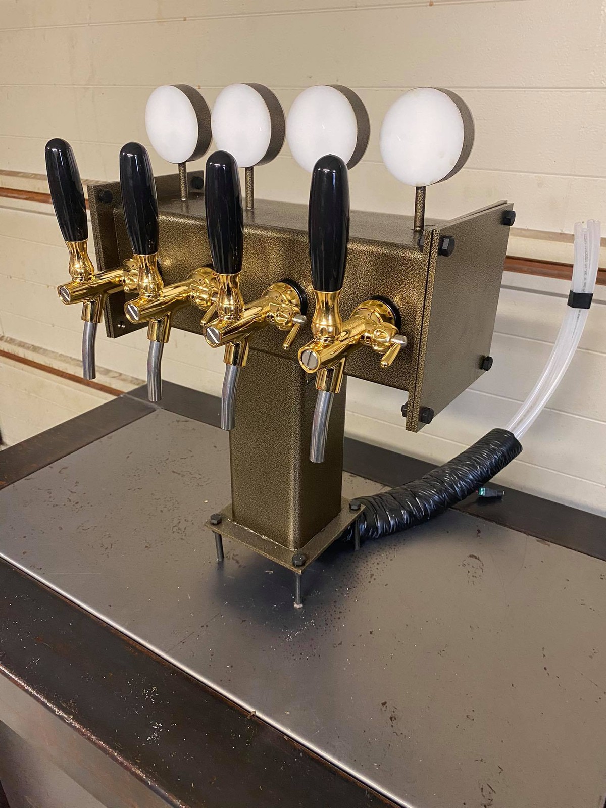 Secondhand Pub Equipment Beer Taps Fonts and Pumps T Shape 4x Golden Colour Tap Tower