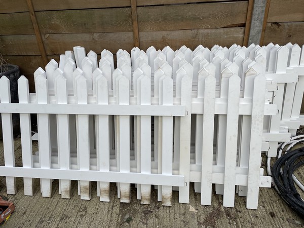 Used White Picket Fencing
