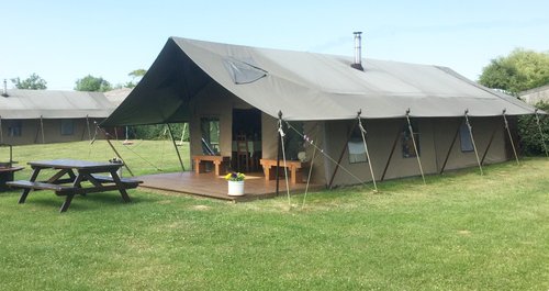 Secondhand Safari Glamping Lodge Secondhand Safari Glamping Lodge