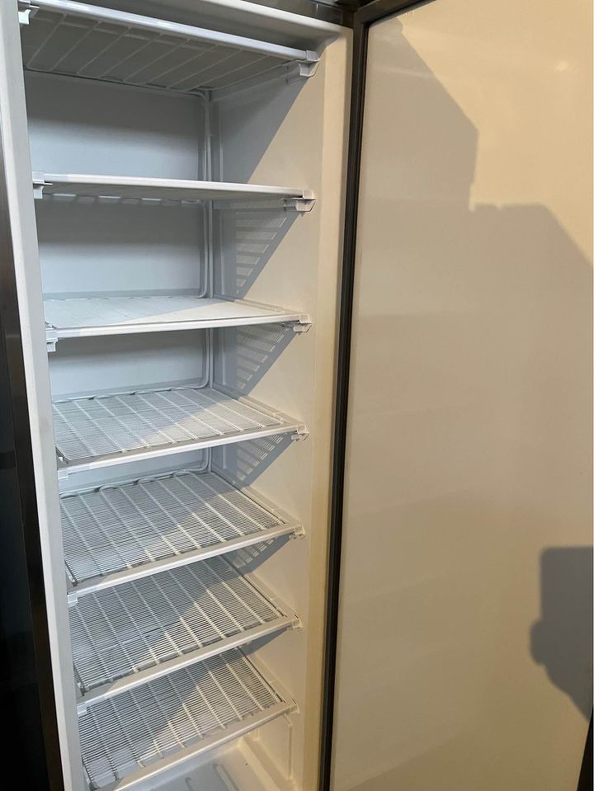Secondhand Catering Equipment Upright Single Door Freezers New