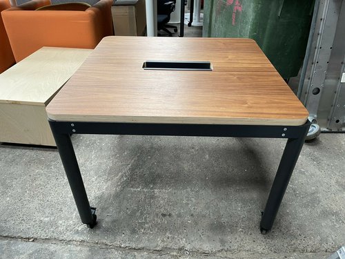 Workstation table for sale Workstation table for sale