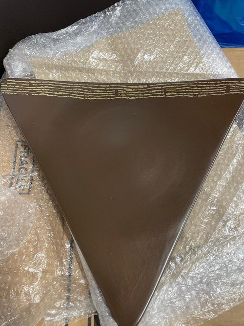 Dudson Tapa Camelot 15” triangular plate Brown Dudson Tapa Camelot 15” triangular plate Brown