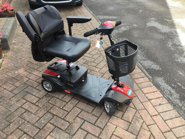 CareCo ZOOM Mobility Scooter in Excellent Condition