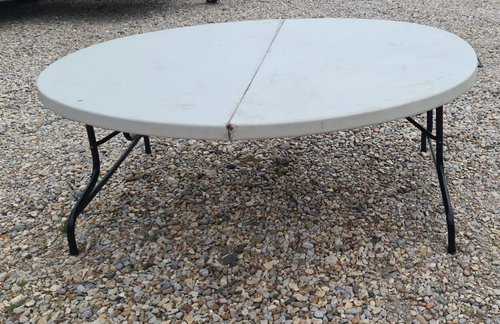 6ft Oval Plastic Topped Folding Tables 6ft Oval Plastic Topped Folding Tables