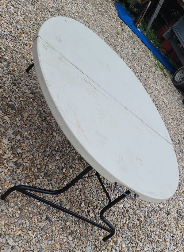 6ft Oval Plastic Topped Folding Tables for sale