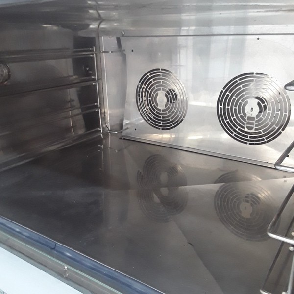 Twin fan bakery oven