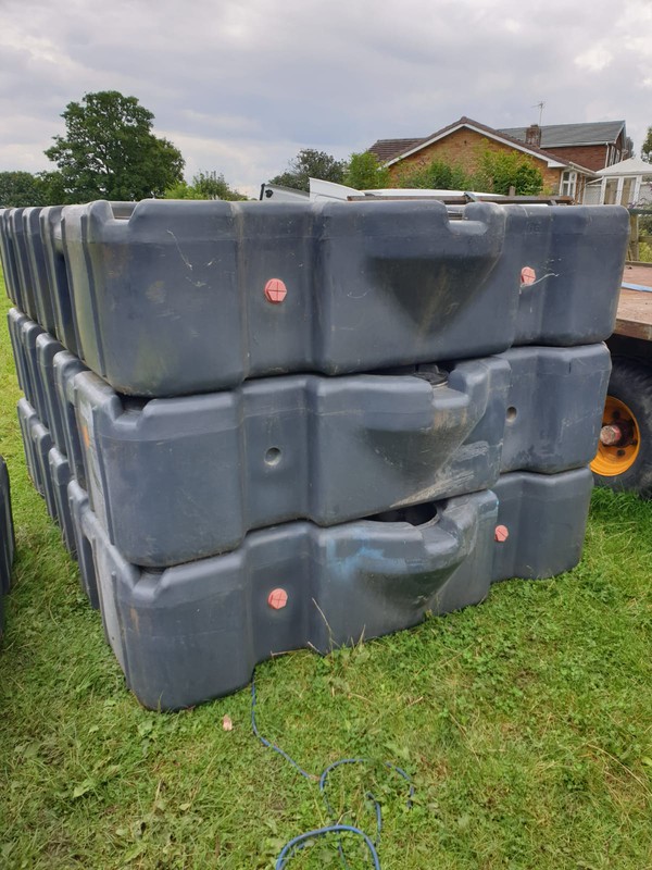 Plastic solutions waste tanks for sale
