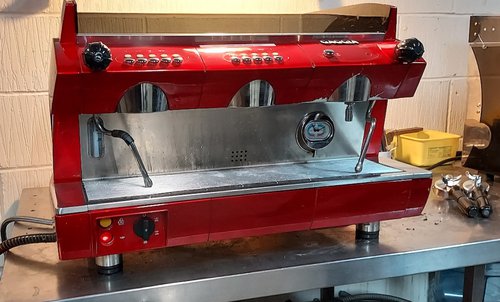 Bright Red Gaggia GD 2-Group automatic espresso machine Bright Red Gaggia GD 2-Group automatic espresso machine