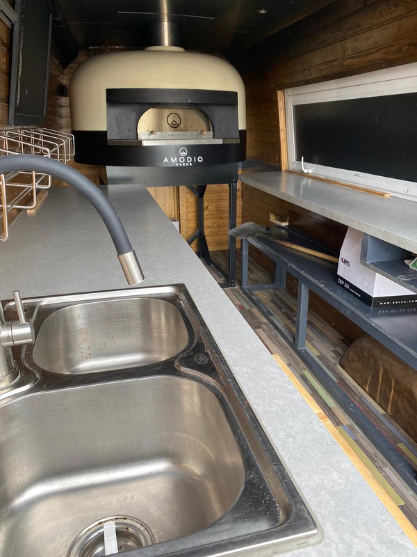 Pizza prep bench with double sink