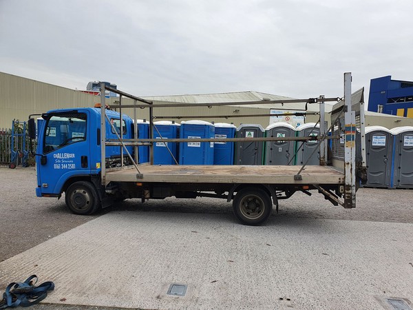 Isuzu pickup with tail lift Isuzu pickup with tail lift