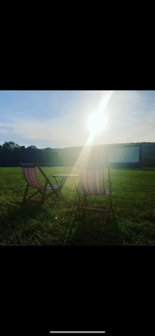 Out door projection screen