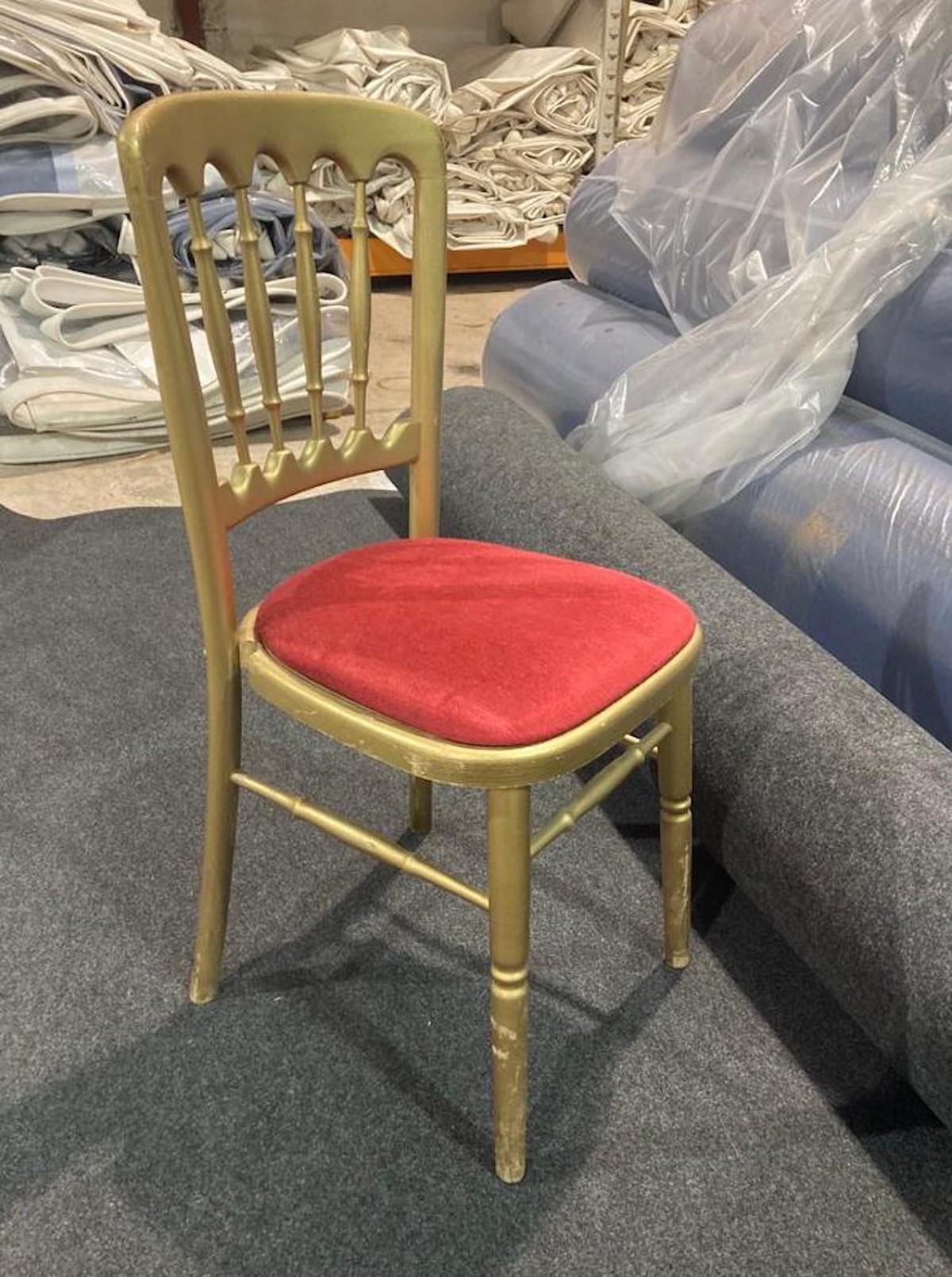 Secondhand Hotel Furniture Banquet Chair 150x Gold / Gilt