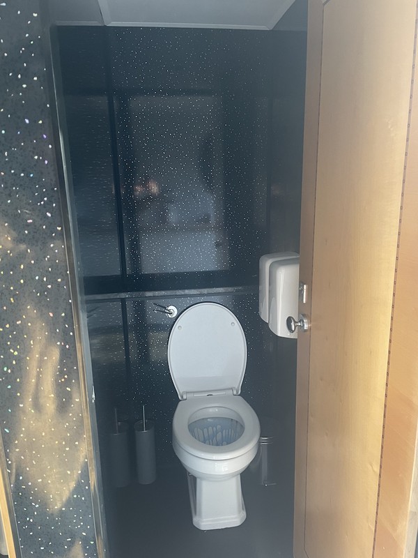 Buy toilet trailer unit