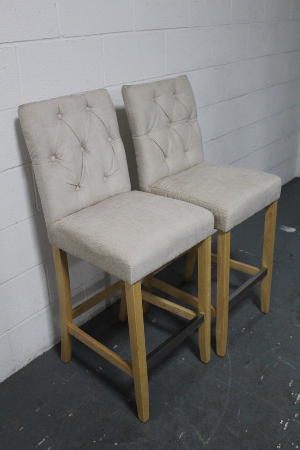 Upholstered buttoned bar stools