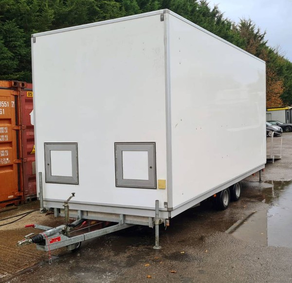 Twin axle disabled toilet trailer