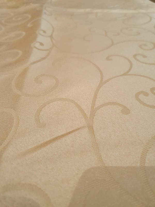 Light Gold Round Damask Polyester Table Cloths