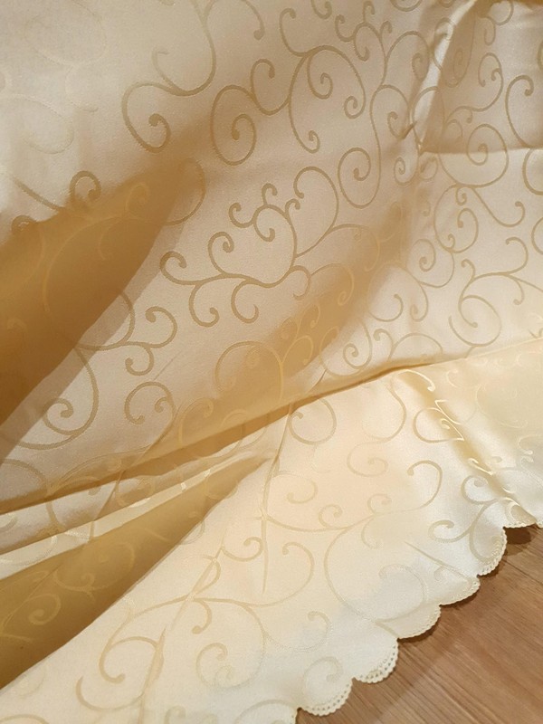 Light Gold Round Damask Polyester Table Coverings