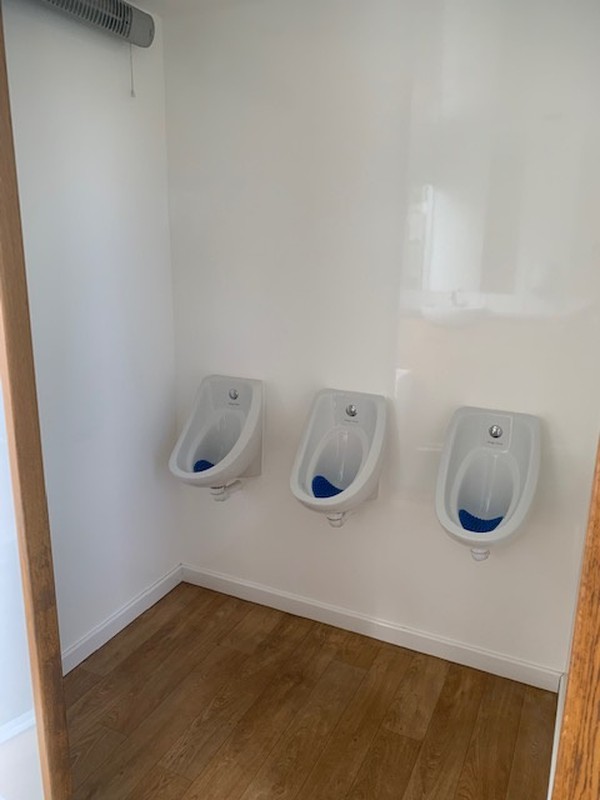 Toilet trailer with 3 urinals