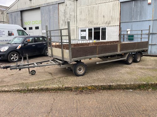 Platform Articulated trailer Platform Articulated trailer
