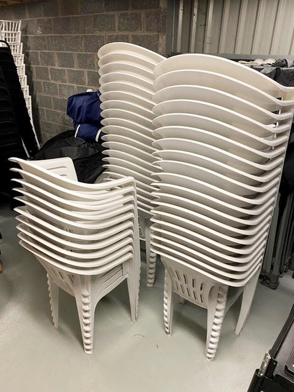 Stacking patio chairs