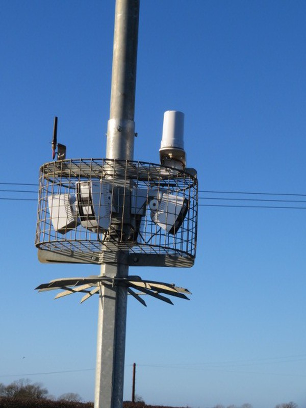 Mobile CCTV observation platform