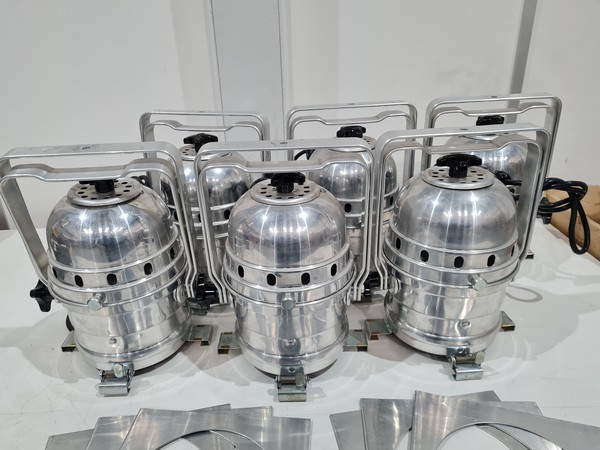 Polished aluminium par cans