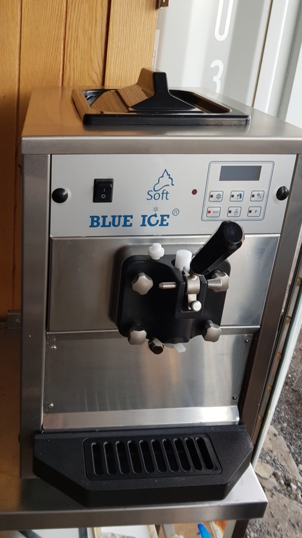 Kiosk ice cream machine