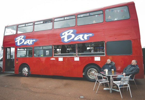 Mobile event bar bus