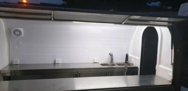 2.8M catering trailers