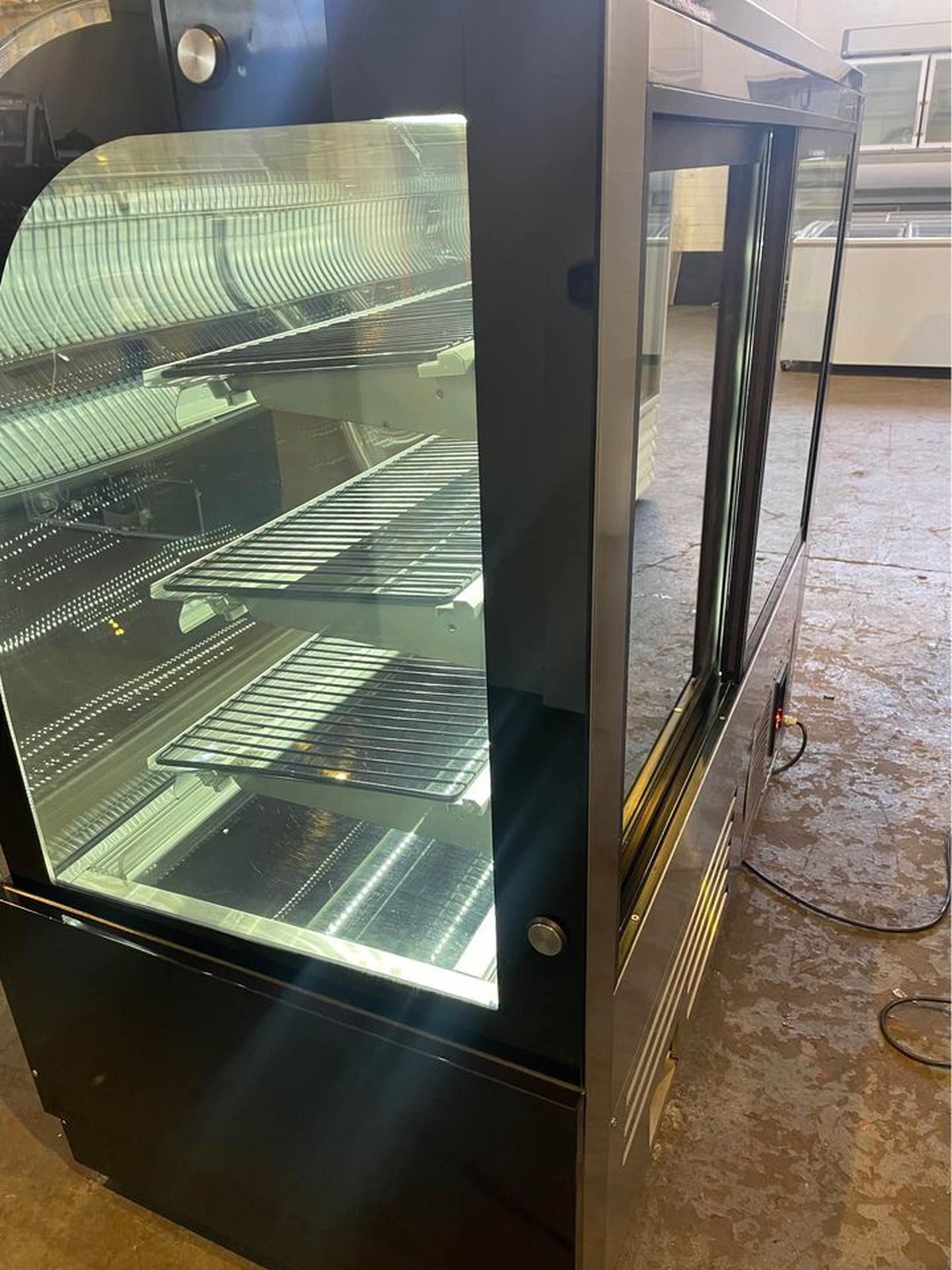 Secondhand Catering Equipment Patisserie and Cake Displays 1.5 M