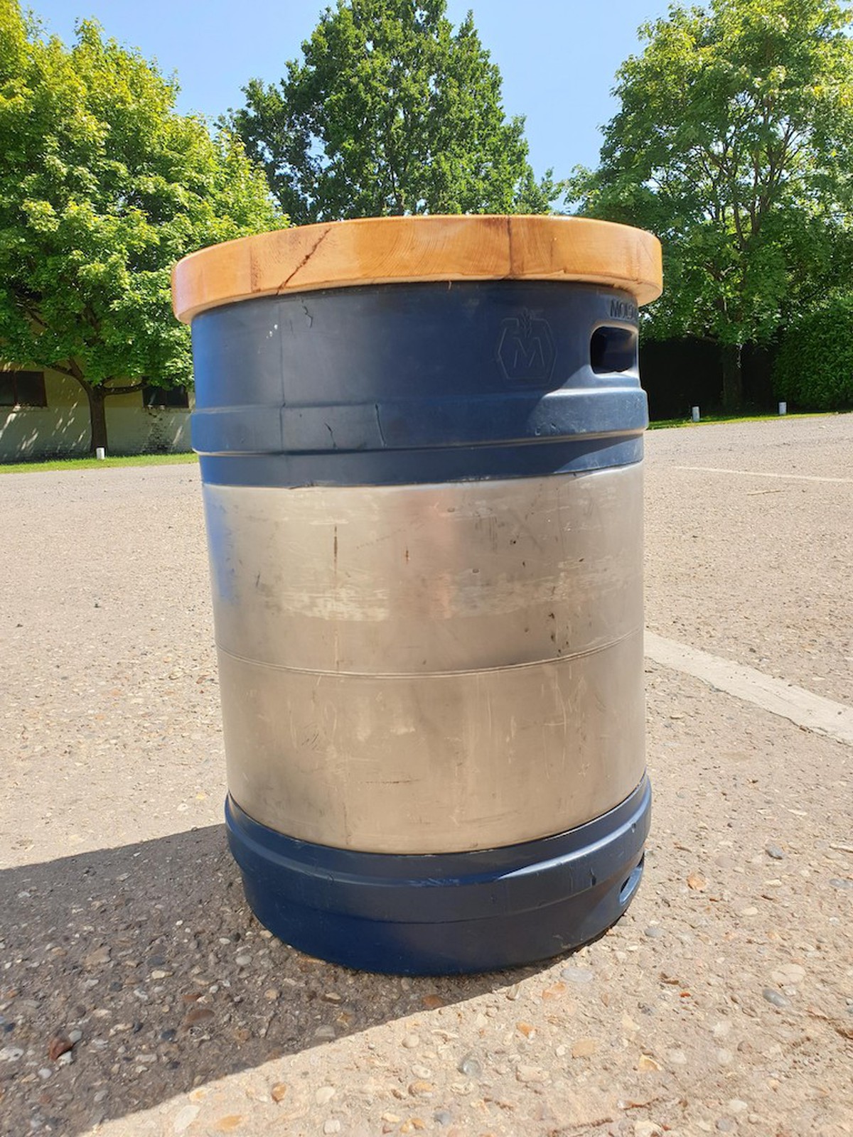 Secondhand Pub Equipment Beer Garden Furniture 13x Rustic Beer