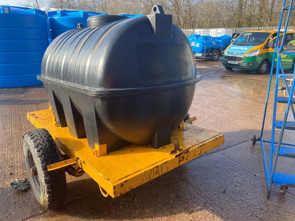 Used 2000 Litre Towable Water Bowser
