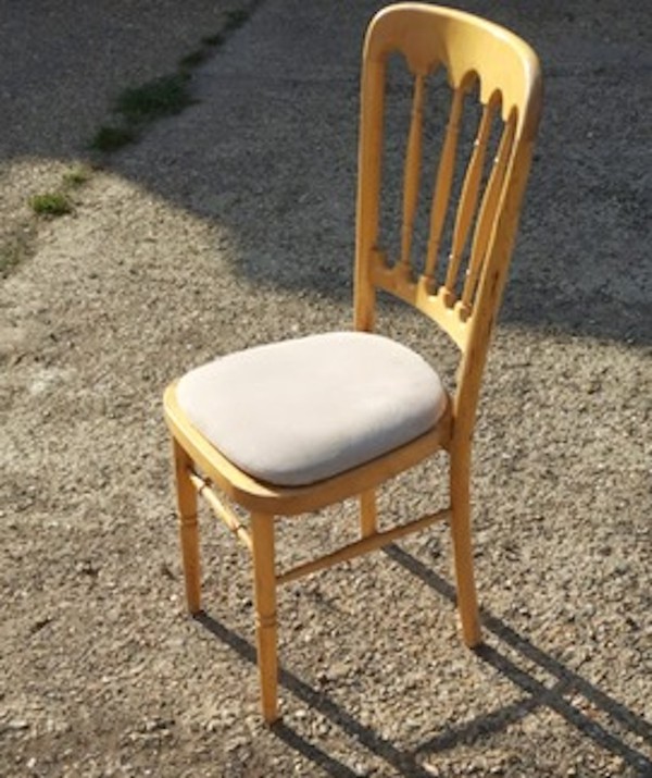 Buy 28 x Chiavari Chairs with Ivory Pads