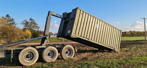 Secondhand Insulated Hooklift ISO Container Welfare Unit For Sale Secondhand Insulated Hooklift ISO Container Welfare Unit For Sale