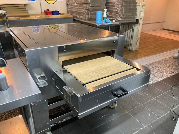 Stone conveyor pizza oven for sale