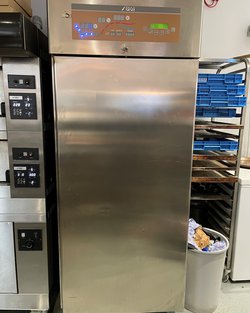 Secondhand SAGI KAF2N BAKERY 40 TRAY RETARDER PROVER VERY GOOD CONDITION For Sale