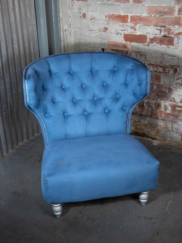 Secondhand Chairs and Tables Lounge Furniture 4x Light Blue