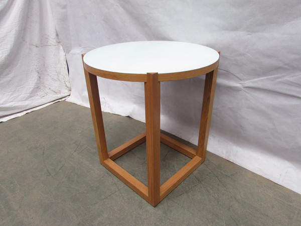 Round Side Table with Wooden Legs and White Glass Top For Sale