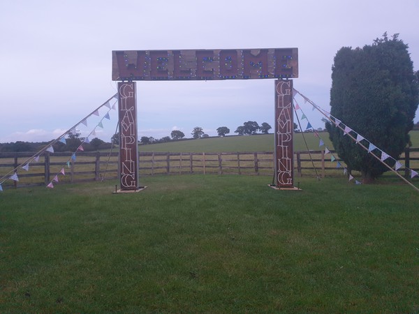 Secondhand Used Bespoke Glamping Entrance Sign Archway Welcome For Sale