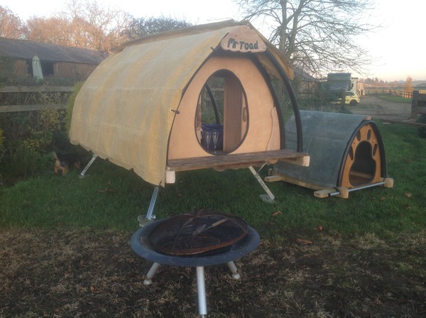 Secondhand Cosy Cocoons Glamping Pods