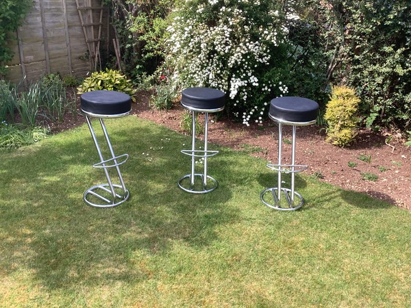 Set of 4 Aluminium Poseur Tables and 3 Chrome Bar Stools For Sale