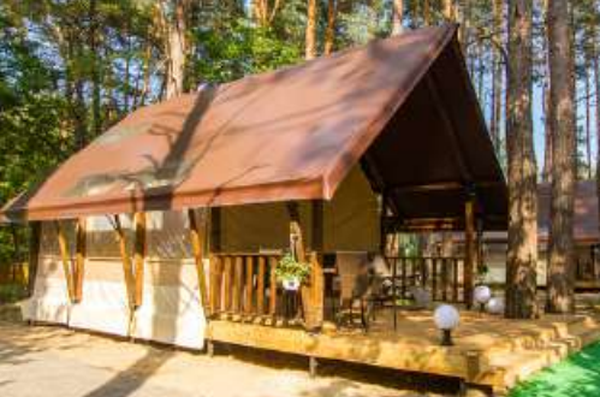 Large family glamping tent