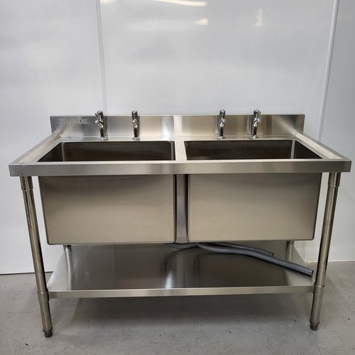 Deep double commercial sink for sale Deep double commercial sink for sale