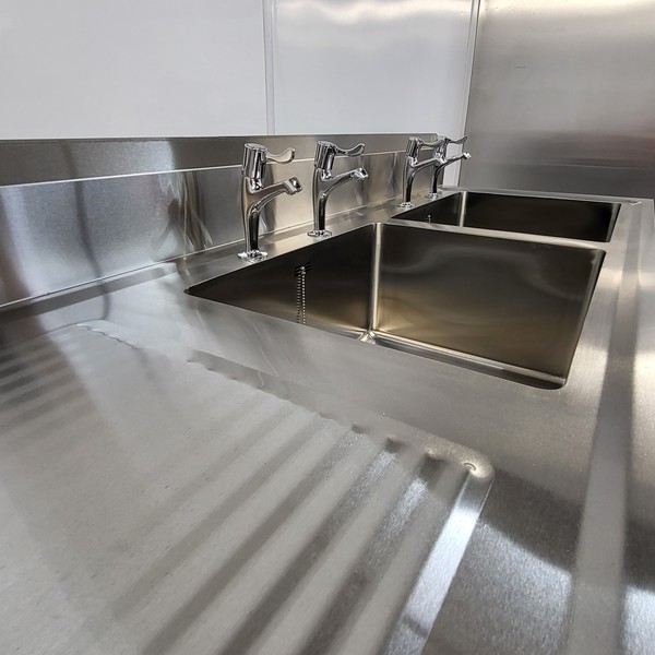 Commercial freestanding stainless steel sink