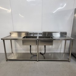 Double sink with double drainer