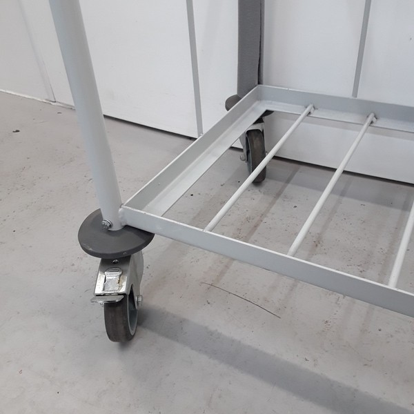 Tray trolly with castors